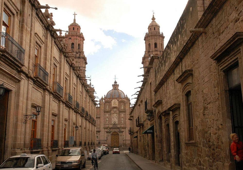 una vista de las calles de Morelia