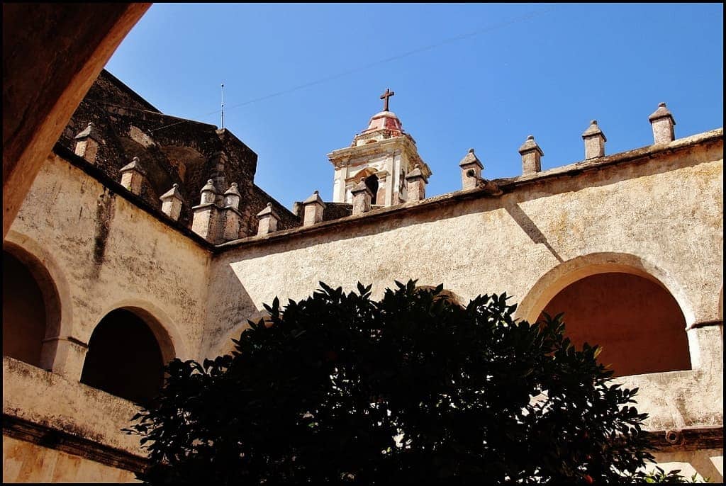 Ex Convento Dominico Siglo XVI y Parroquia de Nuestra Señora de la Natividad en Tepoztlán.