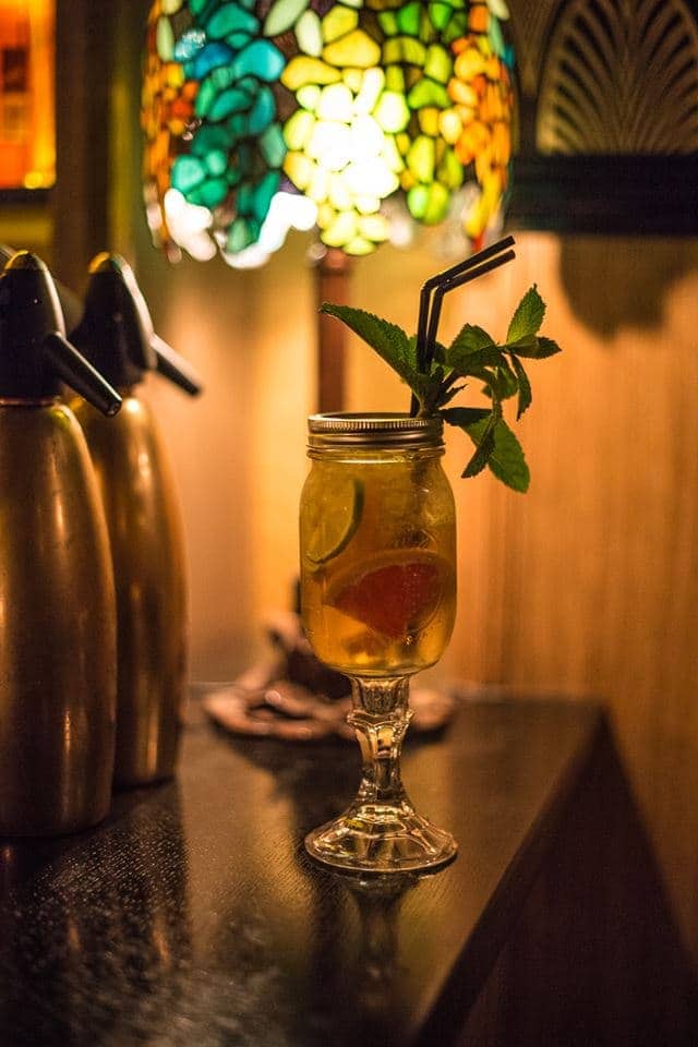 Moonshiner Bar, París, Francia
