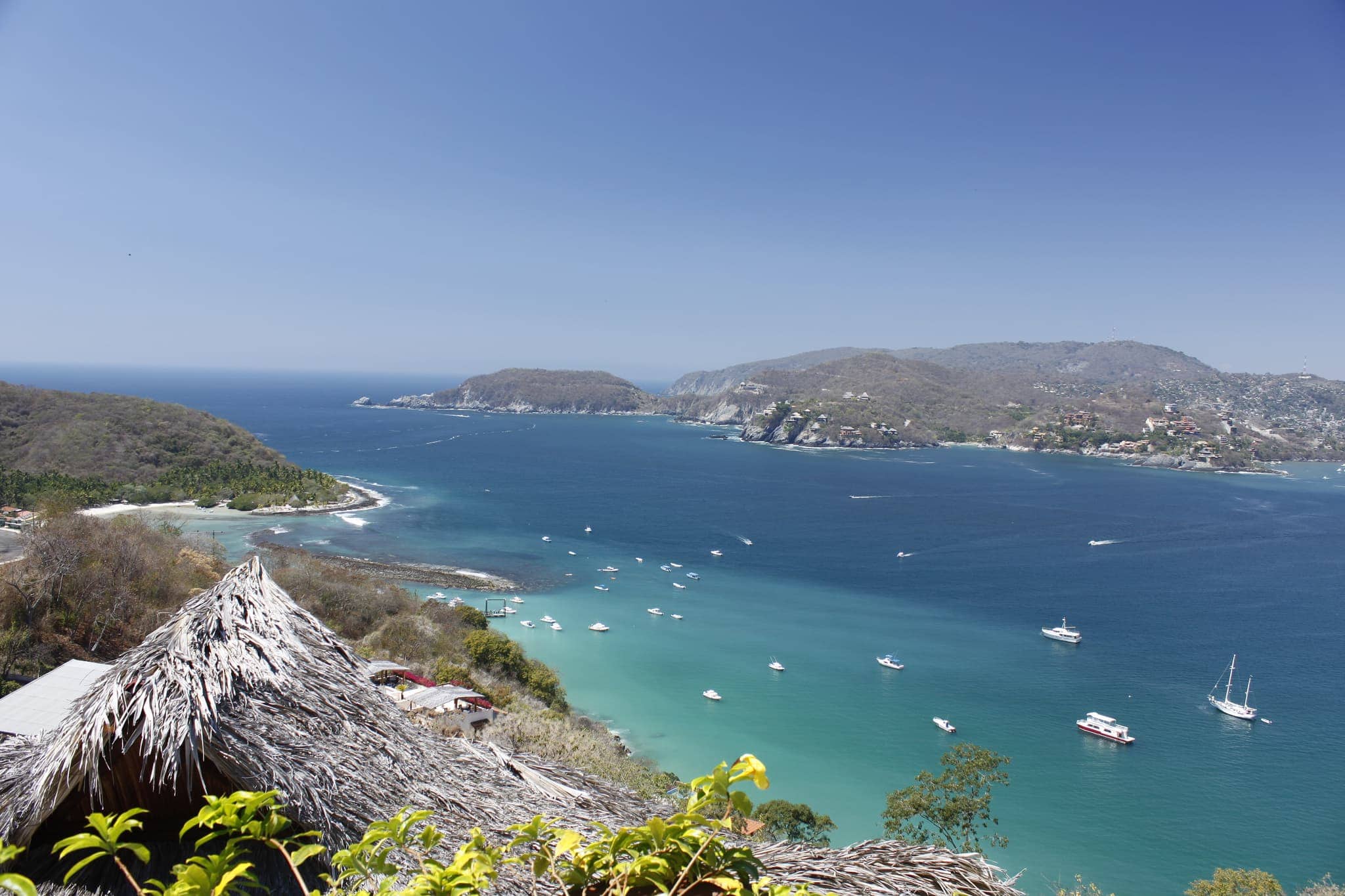 Las bellas playas de Zihuatanejo, México. Foto por Flickr/Creative Commons/Darren & Justine/Via/https://flic.kr/p/e2HZ47