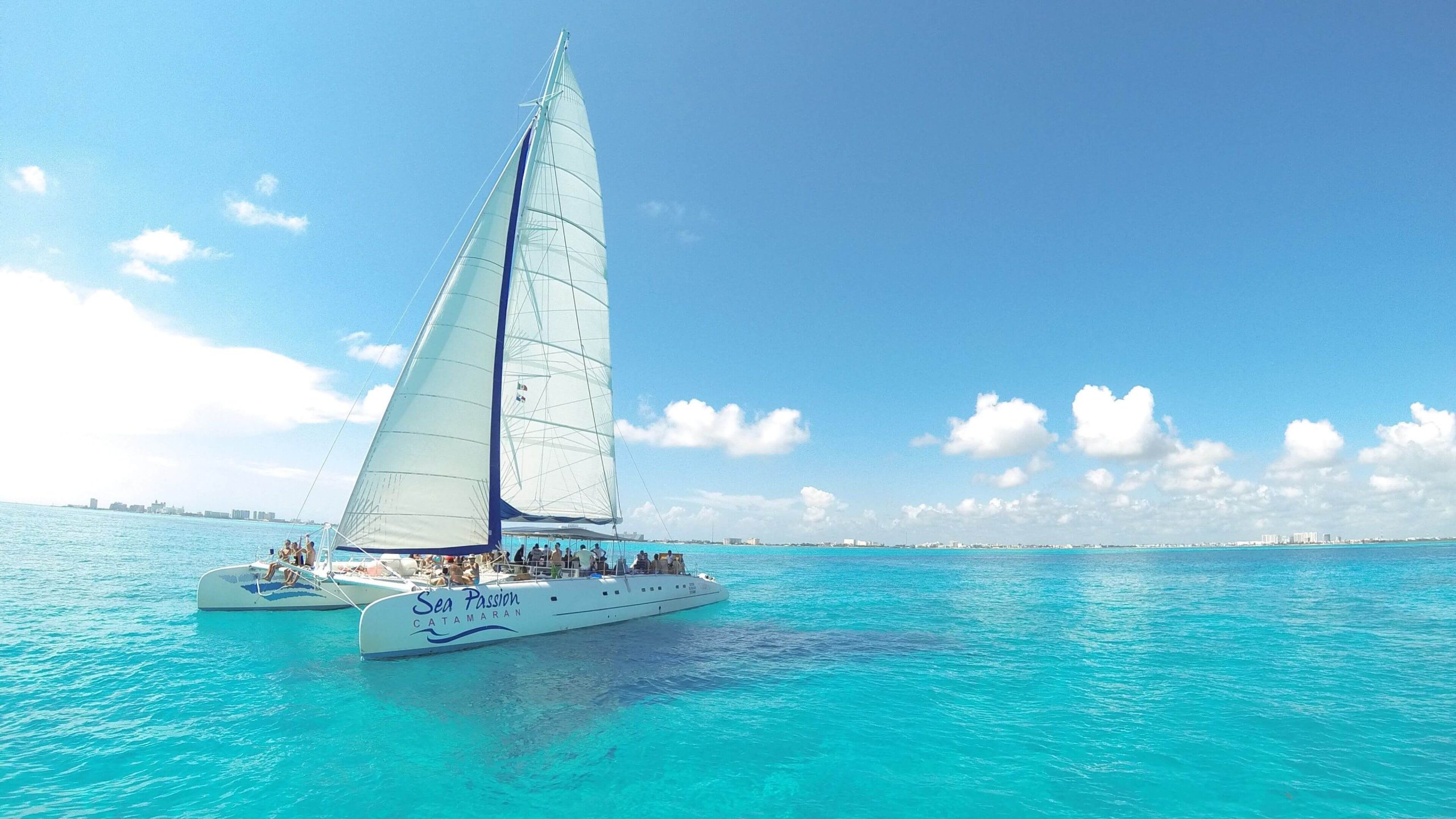Tour en catamarán a Isla Mujeres