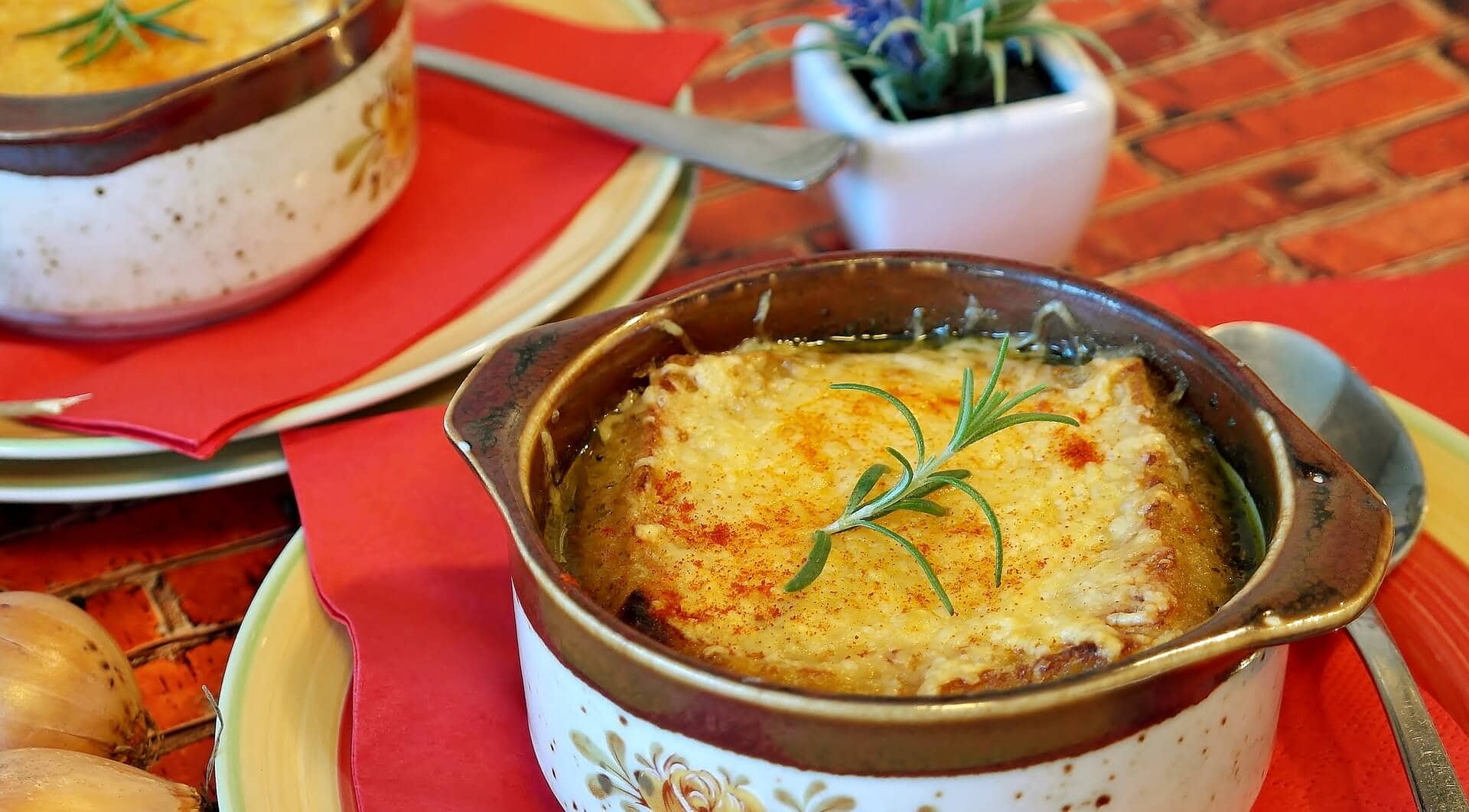 Sopa de cebolla y la gastronomía francesa