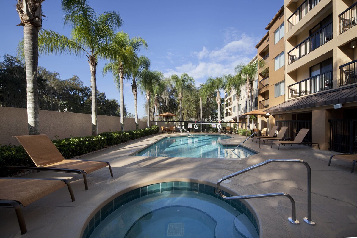 Courtyard by Marriott Orlando East/UCF Area Hoteles en Orlando: Courtyard by Marriott Orlando East/UCF Area