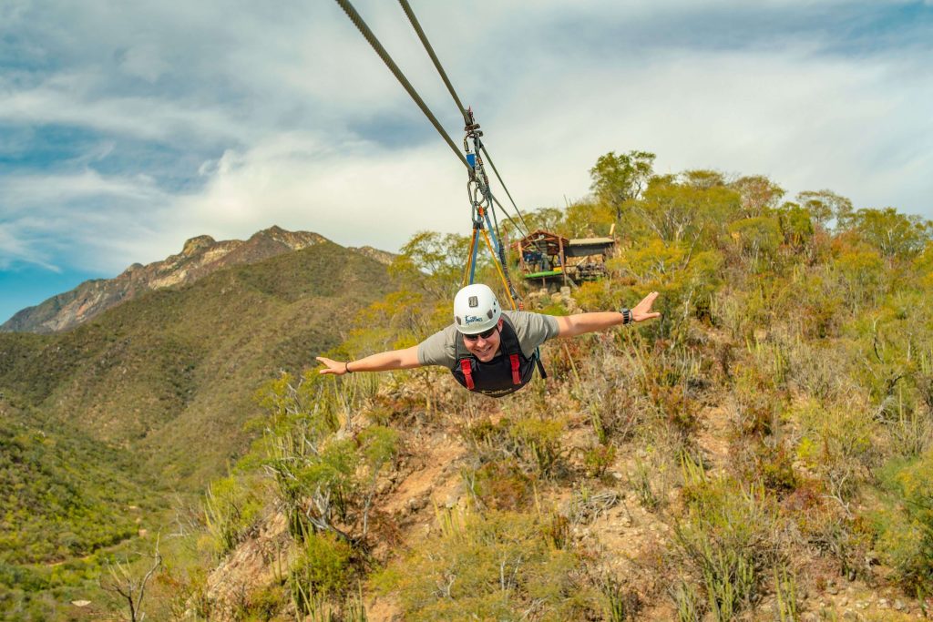 Tours de aventura en Los Cabos: tirolesa más larga de México